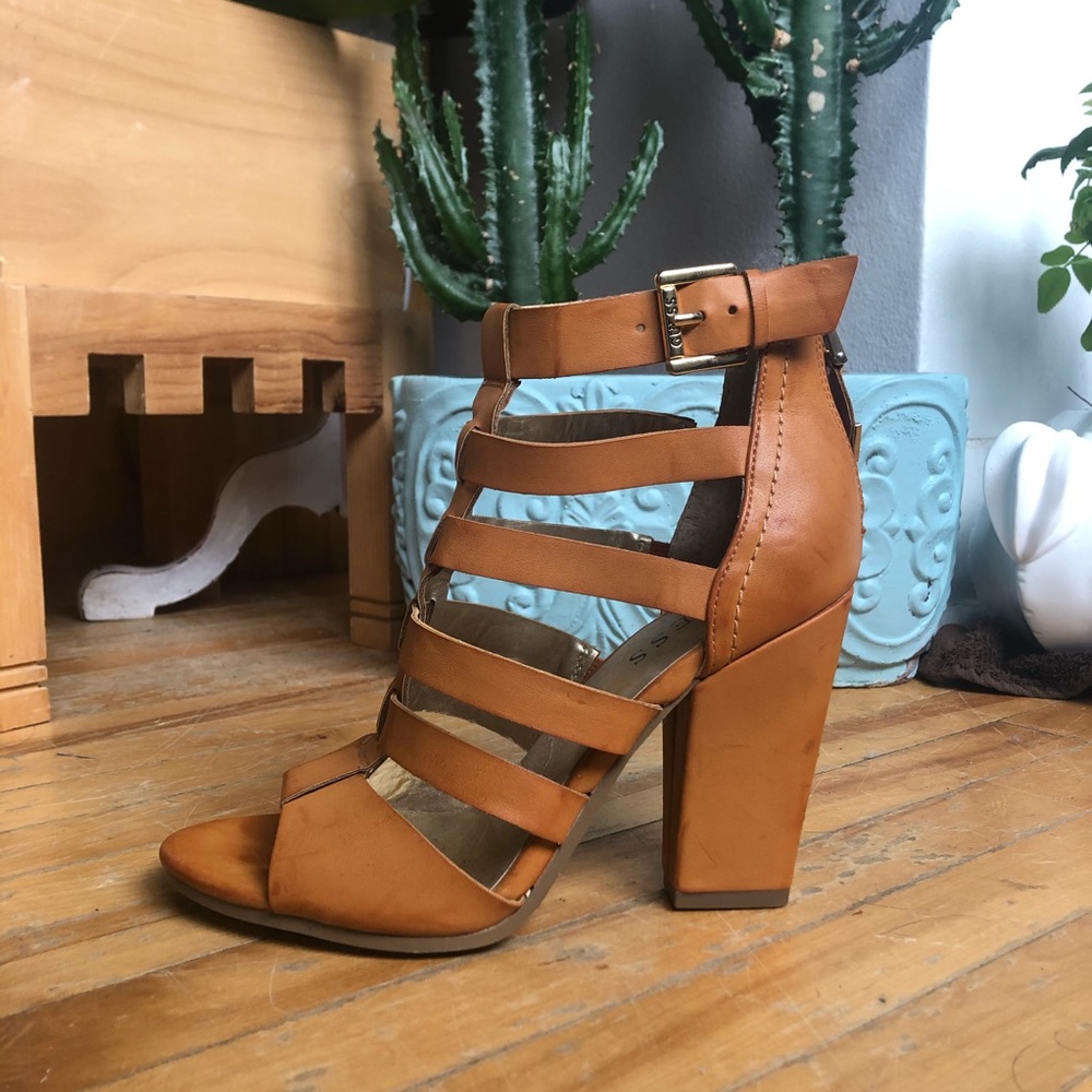 SANDAL BLOCK HEELS!